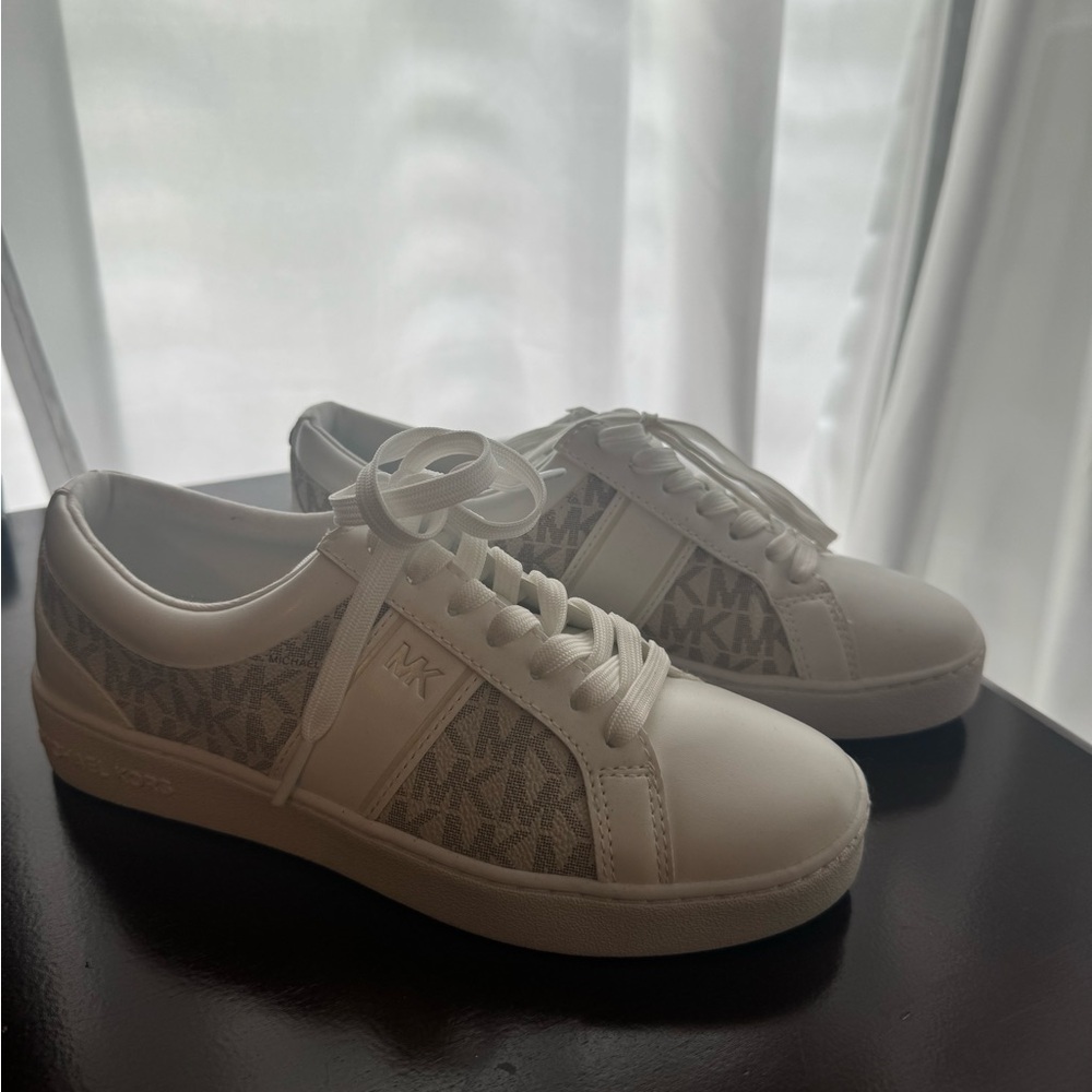 Michael Kors Sneakers 5.5 Excellent condition